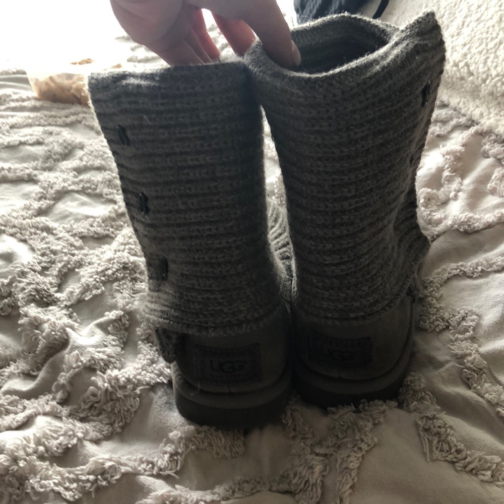classic cardy dark grey UGG boots - Picture 2 of 4